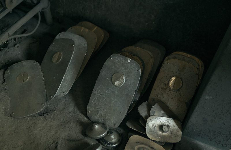 Sand casting components in the foundry